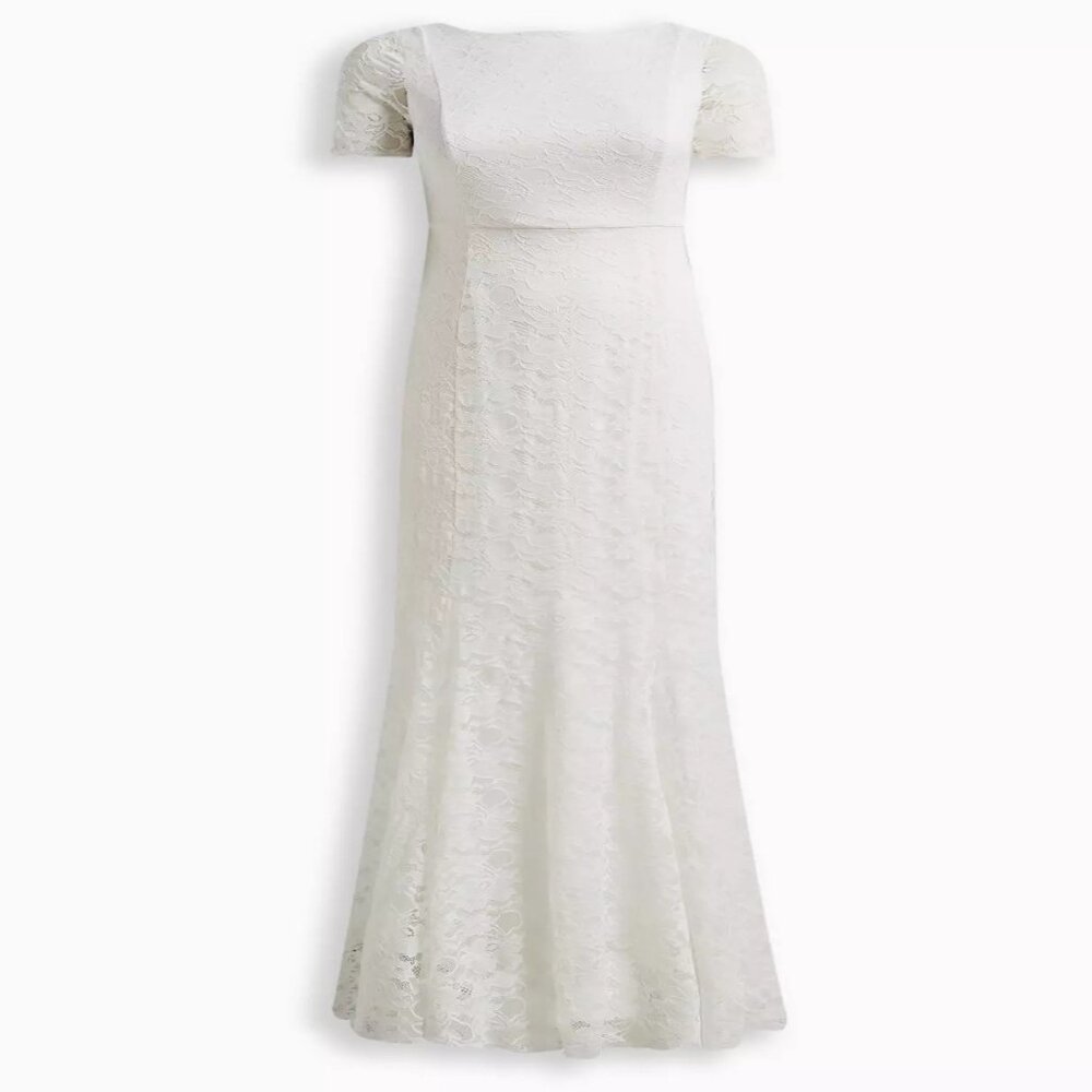 Torrid Wedding Dress Ivory Lace Short Sleeve Fit & Flare Stretchy Train Bride